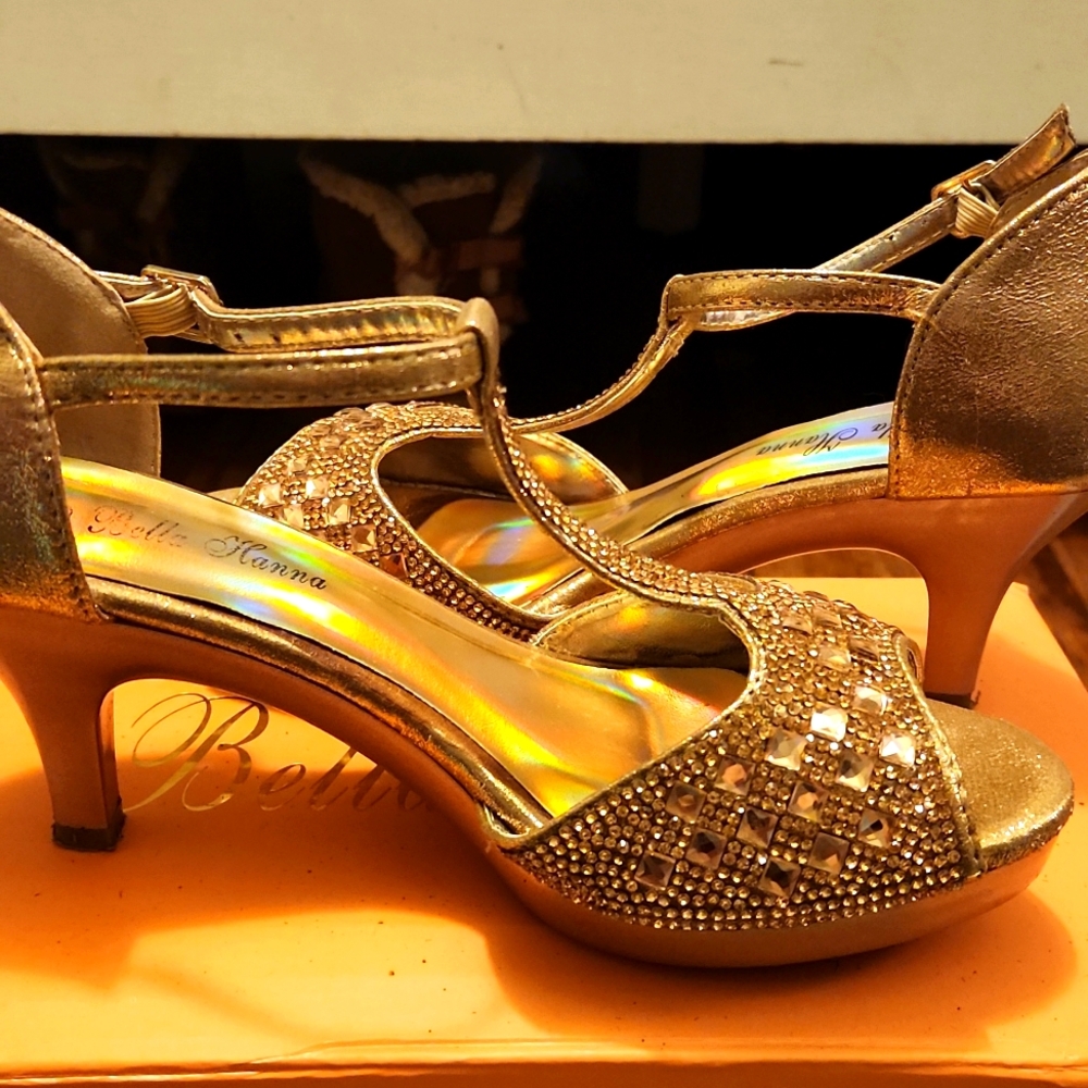 Bella Hanna CopperJewelled Dressy Sandals, 6